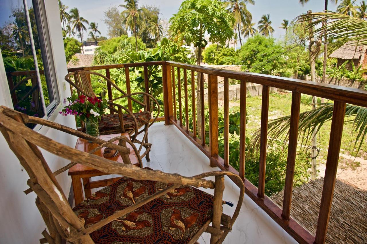 Meck'S Inn Lodge Nungwi Esterno foto