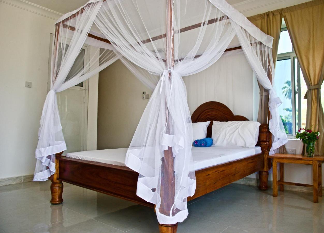 Meck'S Inn Lodge Nungwi Esterno foto